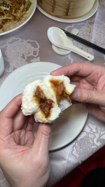 台北早茶推薦 港式點心 港式料理 蜜汁叉燒酥 蠔汁叉燒包