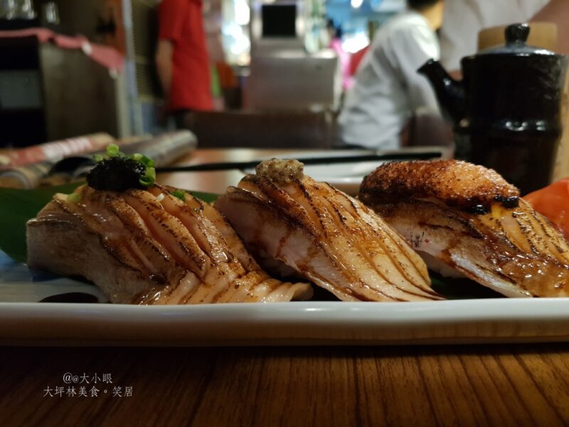 笑居 居酒屋 日本料理 炙燒鮭魚肚握壽司